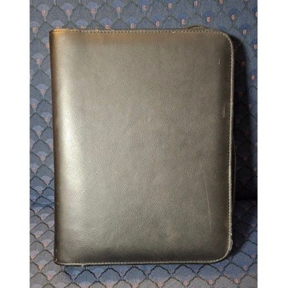 Day-Timer Black Leather Zippered 7-Ring Planner Organizer Portfolio Cover